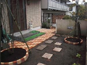 �������